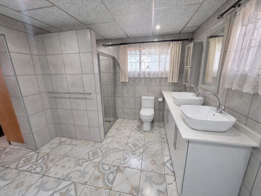 4 Bedroom Property for Sale in Dan Pienaar Free State